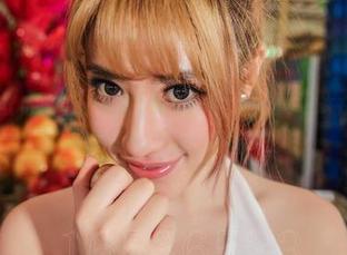 AISS爱丝(钻石版) – 赵梦洁的“天使”图分享，或许在探讨什么另类信仰之类的…不明白。