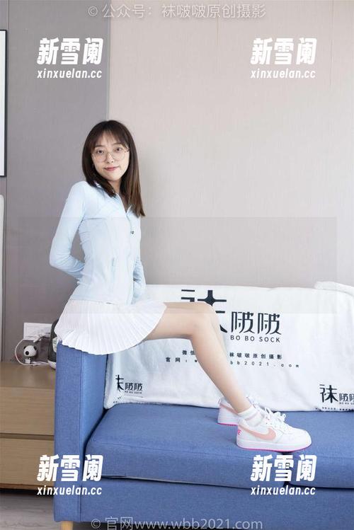 BoBoSocks袜啵啵 - 高清短肉丝套图，脚尖加固的魔力，小淳的造型让人不自觉的想要再看一眼。