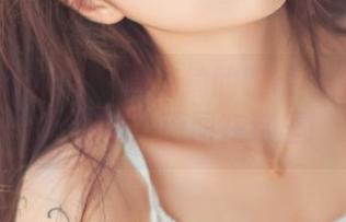BoLoli菠萝社 – 柳侑绮的眼镜照你敢不敢看？别怕，原图在这里！