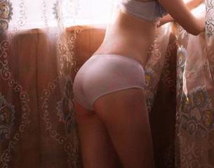 GIRLT果团网 – 今天的主题是短裙，加入陈雅漫的套图，每一张都像是在说：快跟上我的步伐！