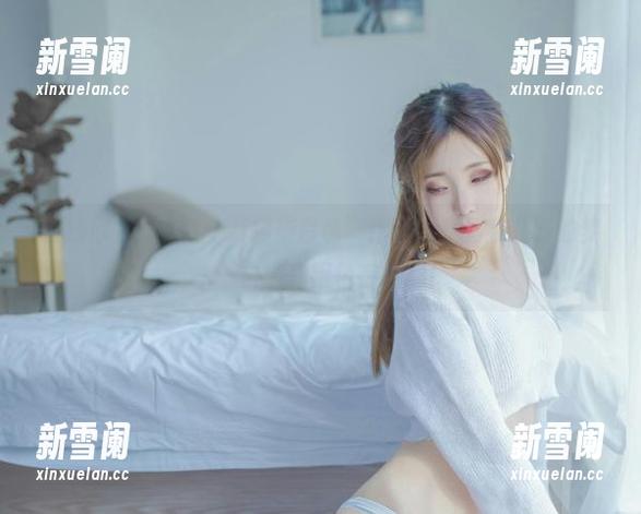 在线欣赏“Sakiiii翎柒白色”作品，找到我儿时的梦——白墙和银色存钱罐！