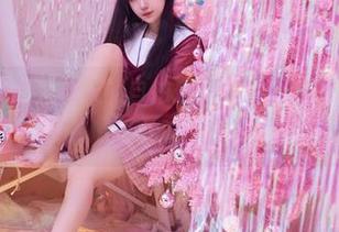 Shika小鹿鹿大热天的自拍琐碎，原图好像出戏了？壁纸倒挺不错。