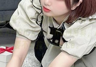 优雅与调整，线上欣赏Tomiko(とみこ)的DREAMSICKminiROM写真，心想着要不要按下pause。