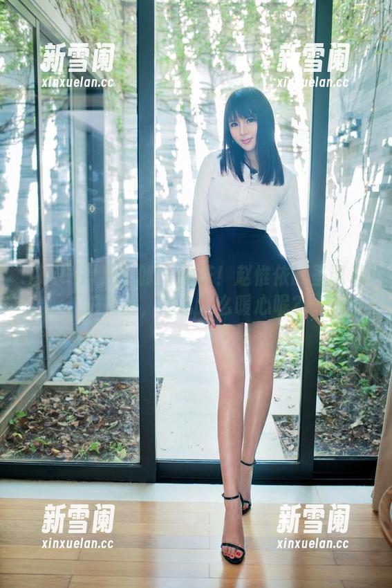 TuiGirl推女郎 - 撒花！赵惟依的圣诞私拍美图，怎么这么暖心呢？