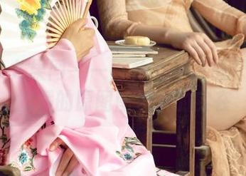 UGirls尤果网 – 一百种牛仔裤搭配不如林妃媛的原图图包来的实在