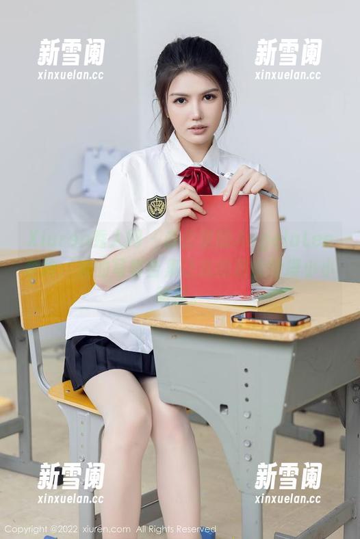 Xiuren秀人网 - 办公室的AngelaLee李玲：她的写真合集让我的职业伦理小小动摇。