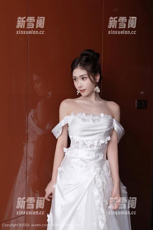 Xiuren秀人网 - Mieko林美惠子带你解锁“制服”套图精选，穿得我眼花缭乱，结果我头都晕了！
