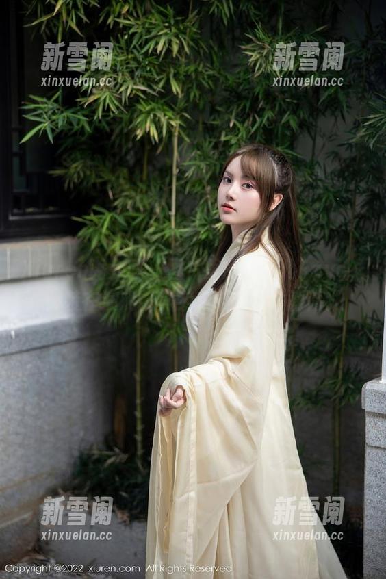 Xiuren秀人网 - 图片里的刘飞儿Faye，假装在演戏，其实完全没想好剧情。
