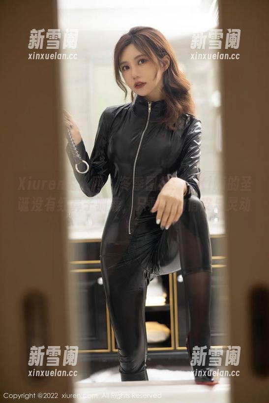 Xiuren秀人网 - 冬季图集：小Kiki的圣诞没有红鼻子驯鹿，只剩她的俏皮与灵动。