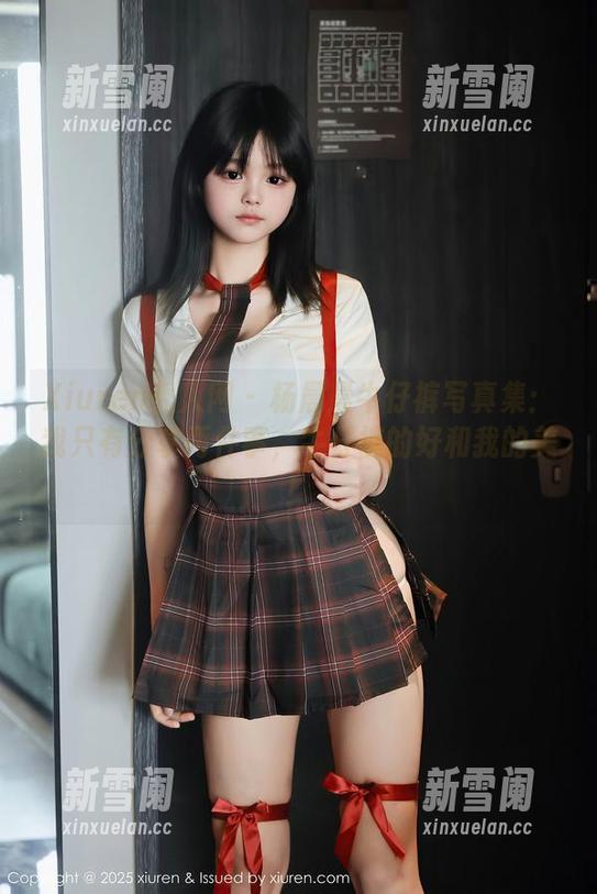 Xiuren秀人网 - 杨晨晨牛仔裤写真集：我只有分享两件事，牛仔裤的好和我的美！