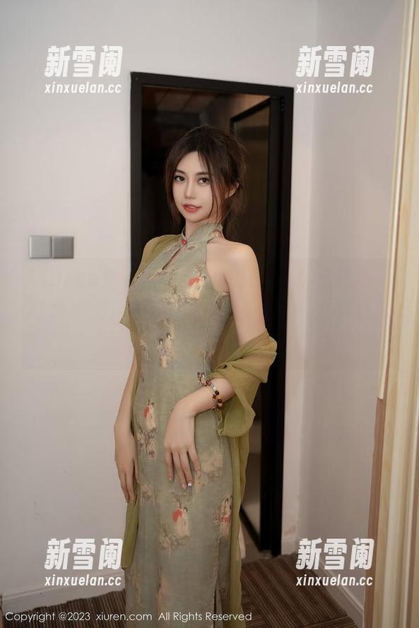 Xiuren秀人网 - 柚琪Rich的最新白色写真集更新，在这个色调里藏了多少小心思呢？