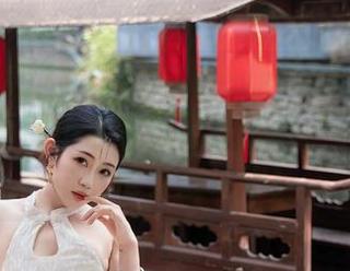 Xiuren秀人网 – 白洁Bessie的美足作品集，高清得仿佛脚趾都在跳舞，别嫉妒，自己也来试试吧！