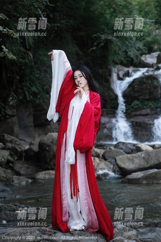 Xiuren秀人网 - 光影交错下，邹晶晶女王的美腿图册，你敢直视吗？