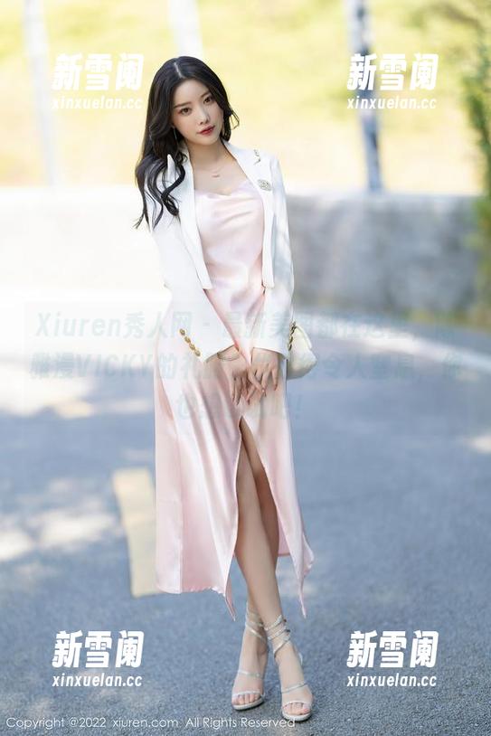 Xiuren秀人网 - 最新美图都在这里，陈雅漫VICKY的礼服，优雅得令人窒息，你也想试试吧！