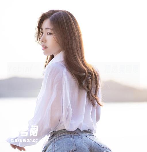 Yebin(전예빈)在办公室闲逛，精选美图带你乱入！