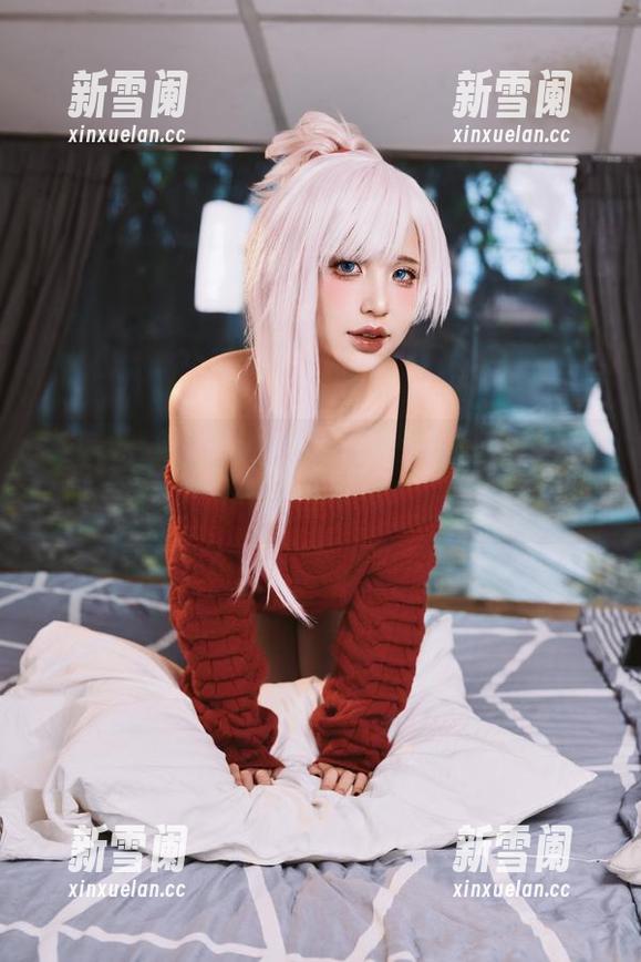 puypuychen 想看职业装的新玩儿法?puypuychen最新写真集值得一瞧!