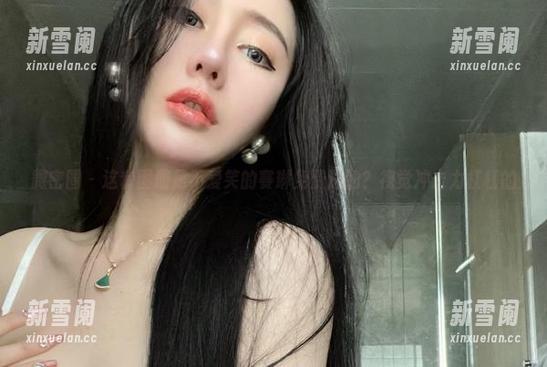 微密圈 - 这套图册是不爱笑的赛琳免费送的？视觉冲击力杠杠的