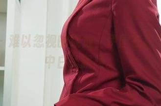 丽柜 – 难以忽视的绽放，伊园在高清照片中白裙飘扬。