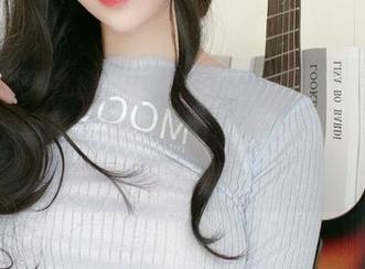 随手翻翻九曲Jean的JK露脐制服账号，图片都有种特别的魔力，精选完了我都还想继续看。
