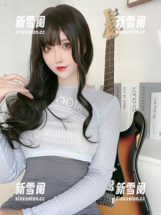 随手翻翻九曲Jean的JK露脐制服账号，图片都有种特别的魔力，精选完了我都还想继续看。