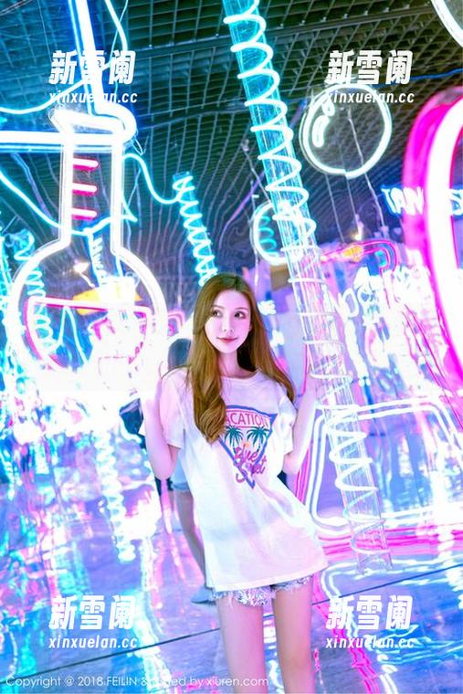 嗲囡囡 - 施忆佳KITTY白衬衫原图攻击：没乖巧着呢？