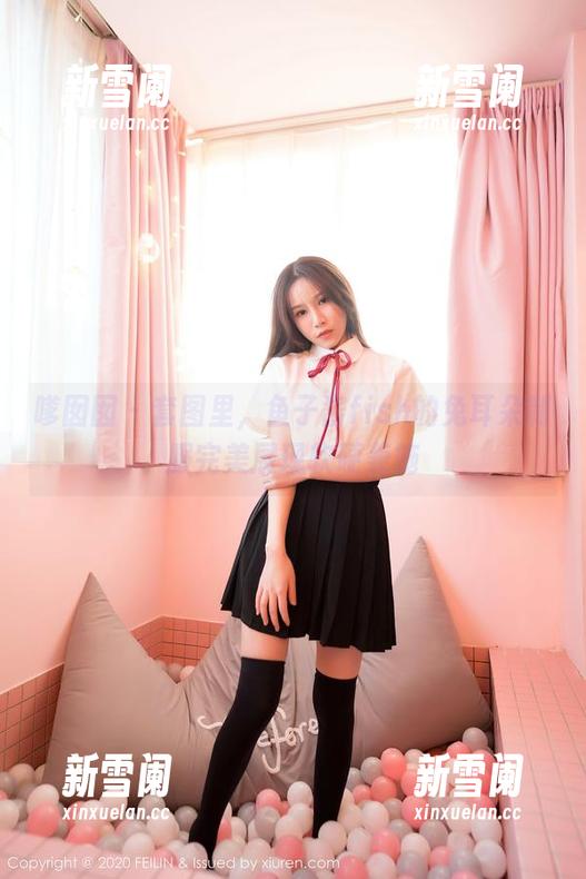 嗲囡囡 - 套图里，鱼子酱fish的兔耳朵制服完美展现软硬兼施