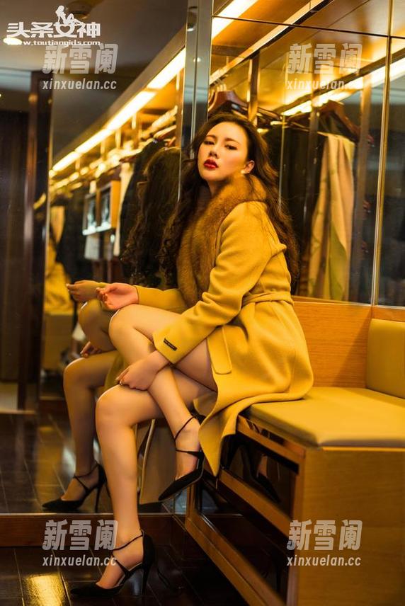 头条女神 - 巧妙混搭的红肚兜，李梓熙花絮套图里的小心机满满！