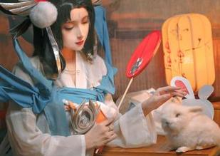 这是奶狮不咬人的和服作品，原图值得多看几遍，把精致每一寸都记住。