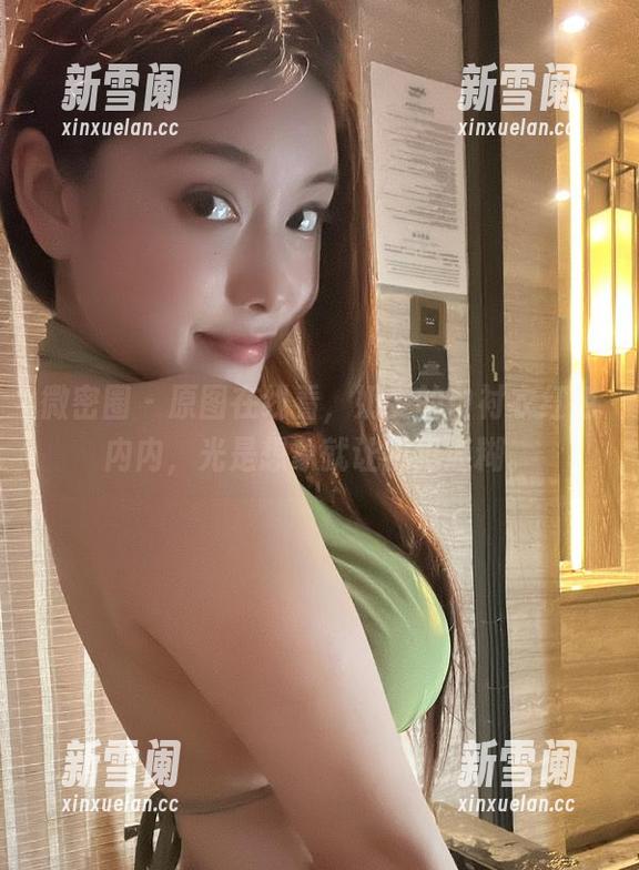 微密圈 - 原图在线看，奶雯的白衬衣红色内内，光是想象就让我犯迷糊。