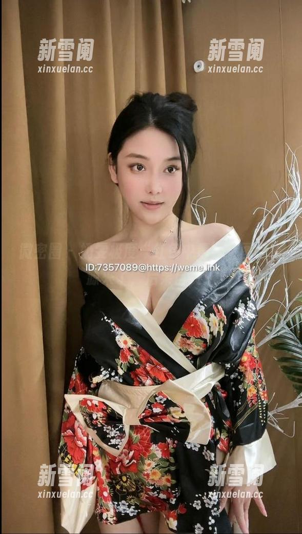 微密圈 - 奶雯极度“红色中毒”，图包资源来了，后果自负！