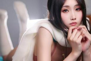 嫣嫣子深夜COS，挑战“人型机”，俨然一日升级版！
