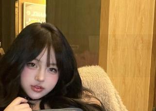 微密圈 – 小u优优子这次更新的美图，让我对丝袜有了新认识。