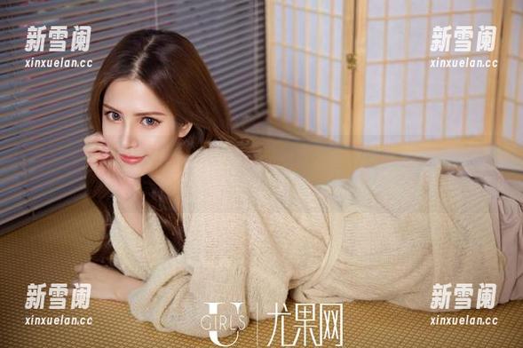 尤果网 - 快来线上！于梓馨的修女写真，心灵鸡汤也得暂时放一边