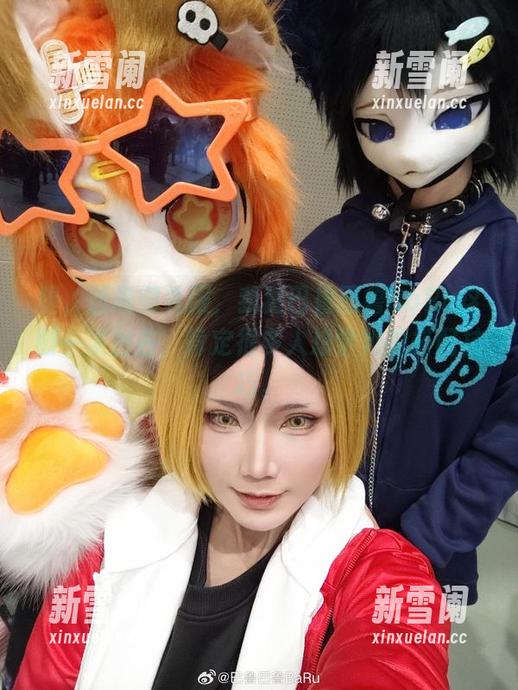 喔，西雅图礼服，我猜巴鲁巴鲁BaRu这图一发出去，肯定很多人想学她的搭配技巧。