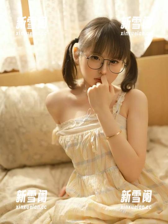 湿润气息扑面而来，幼水铃衣最新图集“洗澡少女”，水花四溅间暗藏玄机。
