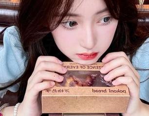 不看后悔——怡子yiii裤里丝的免费图片来啦！