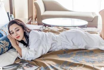 推女神 – 一个甜心，两种形态：Akiki朱若慕原图与图册完美上线？