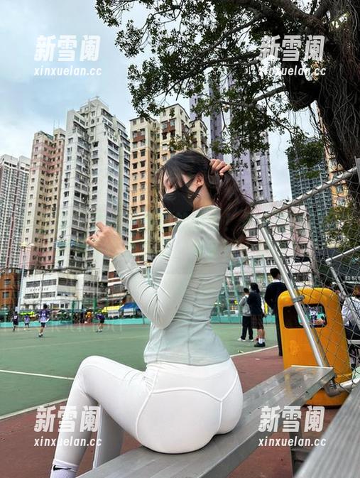 微密圈 - 这不是普通的白色！是小逗逗的写真集等你来下载，准备好小惊喜！
