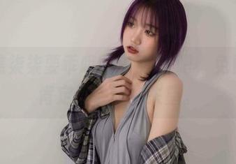 来瞧瞧柒柒要乖哦的午后JK吧，免费图集肯定不会让你失望。