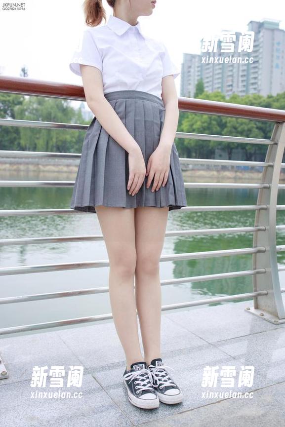 看到森萝财团的校服死库水浴缸全套，我只想说，快给我下载链接！