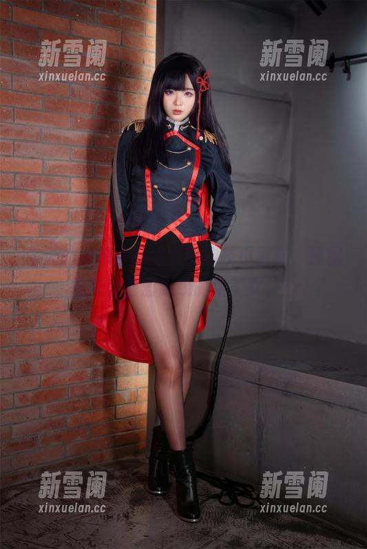 今天的菜单里有海克斯科技小蛋糕，原图是来自碧蓝航线的甜美女仆！