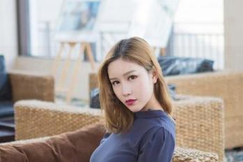 爱蜜社 – 张思允的黑白写真，有免费体验可是相当划算哦！