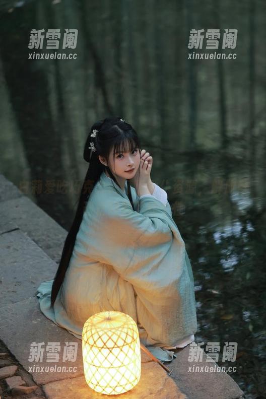 白莉爱吃巧克力的打工女仆资源，解放自己在制服下的个性