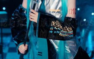 白莉爱吃巧克力的泳池探险：cos一场阳光下的捉迷藏