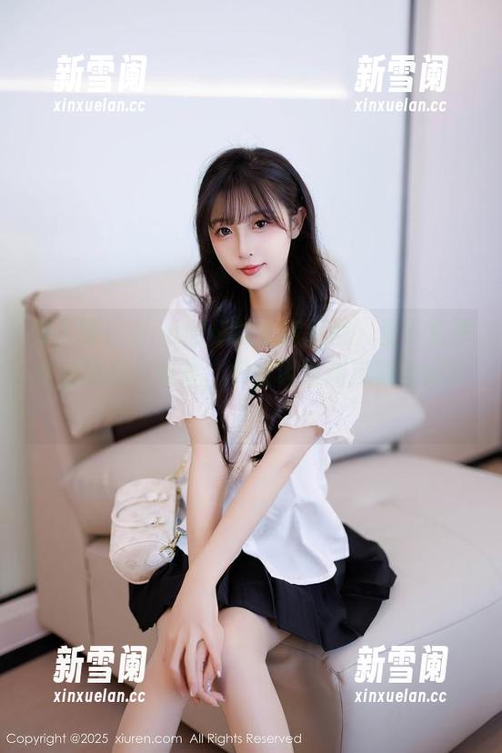 秀人网 - tina甜仔的私房原图，里面有更好看的我，咳咳，只能说这画风清新舒爽！