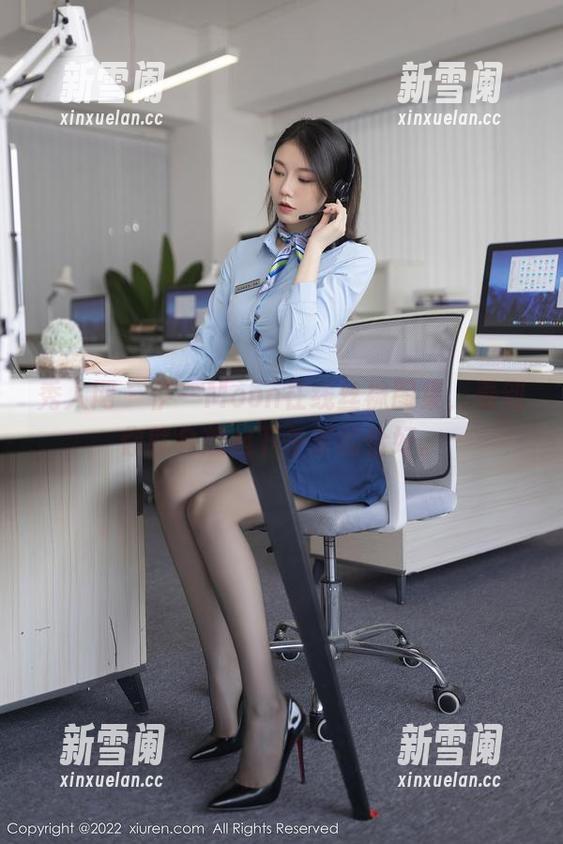秀人网 - 伊一Moon在线丝袜图集，看到你就会想起下午茶的恰好。