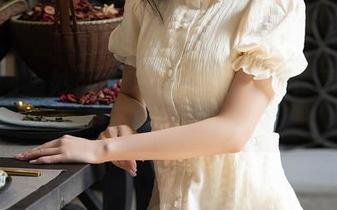 秀人网 – 妙可可Cheese的写真：蕾丝与裤子的微妙关系