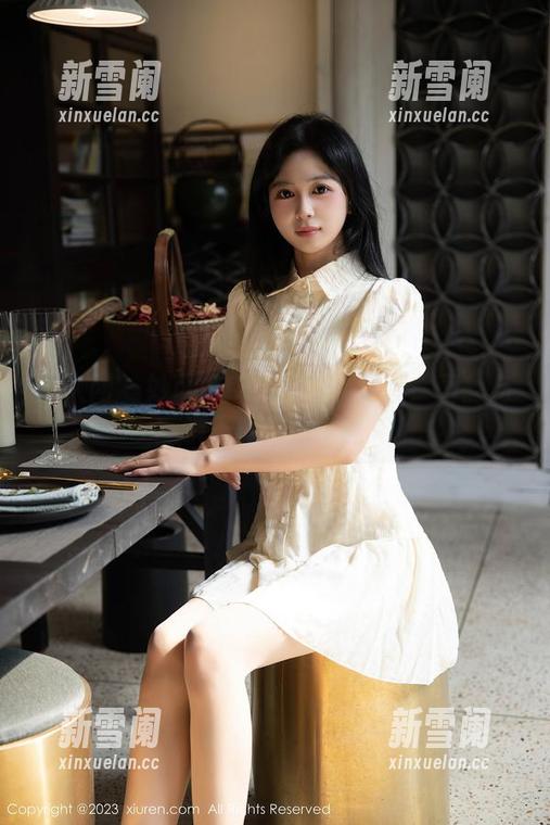 秀人网 - 妙可可Cheese的写真：蕾丝与裤子的微妙关系