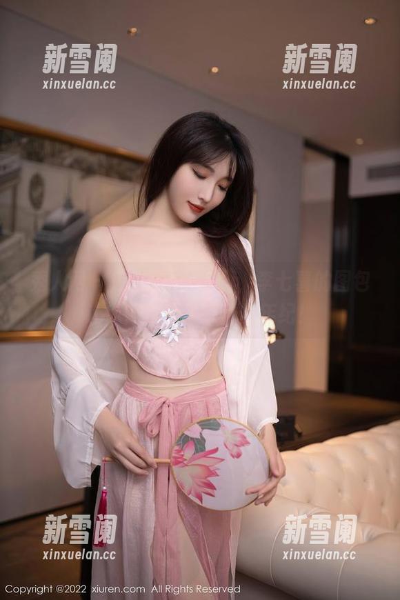 秀人网 - 校服全套Play，李七喜的图包让你怀念那个躁动的年纪！