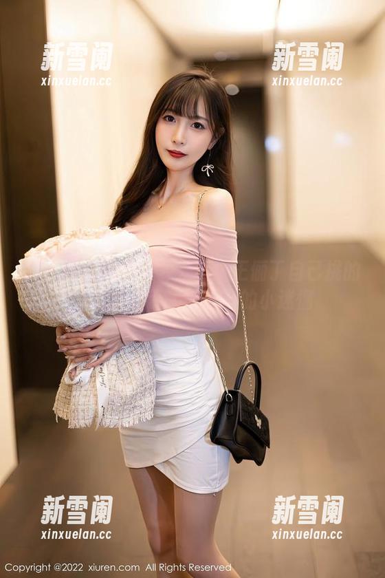 秀人网 - 短裙资源来了！王俪丁自己挑的，完美展示了阳光下的小迷惘